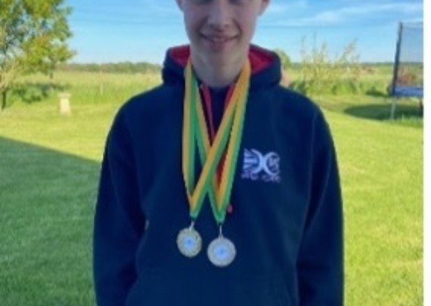 Ellis Simpson takes U14 gold at the Huntly Sprint race